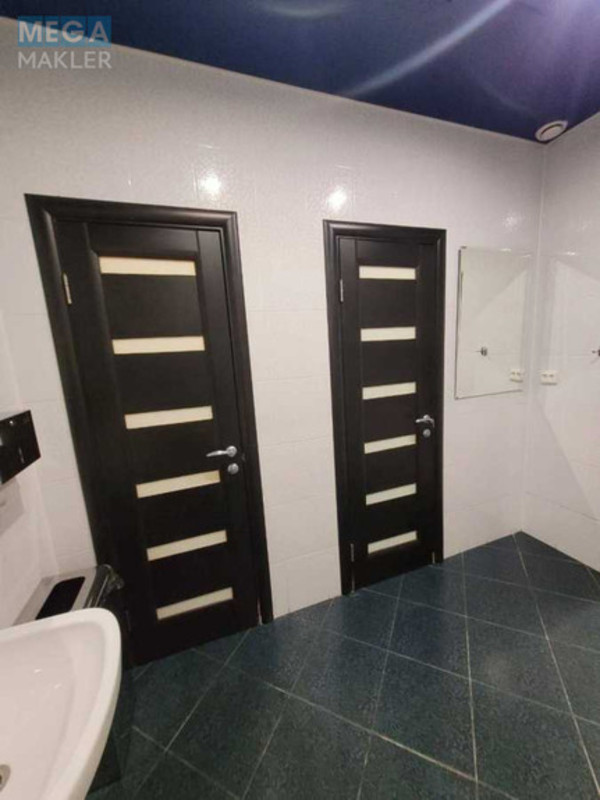 Продаж комерційної нерухомості, 270&nbsp;кв.м, под офис, <a class="location-link" href="/kiev/" title="Недвижимость Київ">Київ</a>, <a class="location-link" href="/kiev/pecherskij/" title="Недвижимость Печерський район">Печерський р-н</a>, Скоропадского Павла ул., 39 (изображение 4)