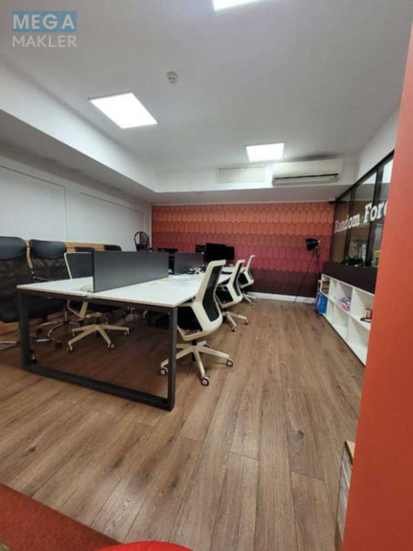 Продаж комерційної нерухомості, 270&nbsp;кв.м, под офис, <a class="location-link" href="/kiev/" title="Недвижимость Київ">Київ</a>, <a class="location-link" href="/kiev/pecherskij/" title="Недвижимость Печерський район">Печерський р-н</a>, Скоропадского Павла ул., 39 (изображение 10)