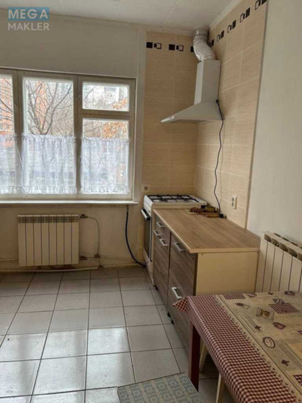 Оренда дома, <a class="location-link" href="/kiev/" title="Недвижимость Київ">Київ</a>, <a class="location-link" href="/kiev/shevchenkovskij/" title="Недвижимость Шевченківський район">Шевченківський р-н</a>, Квітучий пров., 12 (изображение 3)