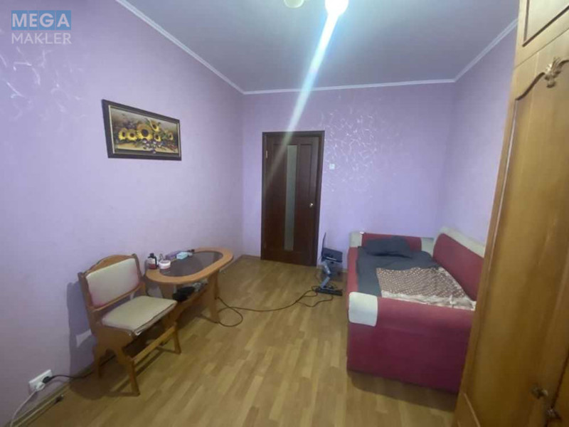Продаж 2 кімнатної квартири (52/?/8), 6 пов. 9 пов. будинку, <a class="location-link" href="/kiev/" title="Недвижимость Київ">Київ</a>, <a class="location-link" href="/kiev/desnyanskij/" title="Недвижимость Деснянський район">Деснянський р-н</a>, Владимира Маяковского просп., 21а (изображение 4)
