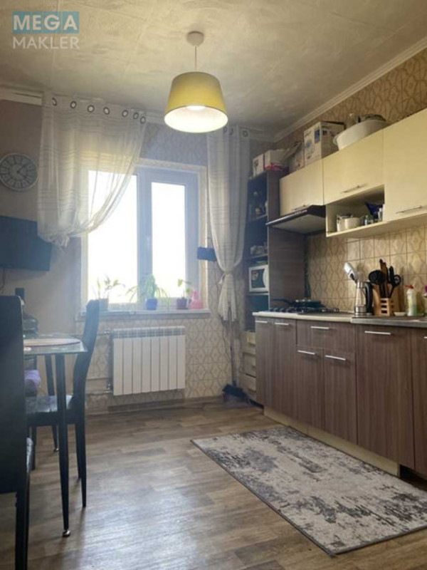 Продаж 3 кімнатної квартири (80/50/10), 9 пов. 10 пов. будинку, <a class="location-link" href="/kiev/" title="Недвижимость Київ">Київ</a>, <a class="location-link" href="/kiev/solomenskij/" title="Недвижимость Солом'янський район">Солом'янський р-н</a>, Татьяны Яблонской ул., 1 (изображение 7)