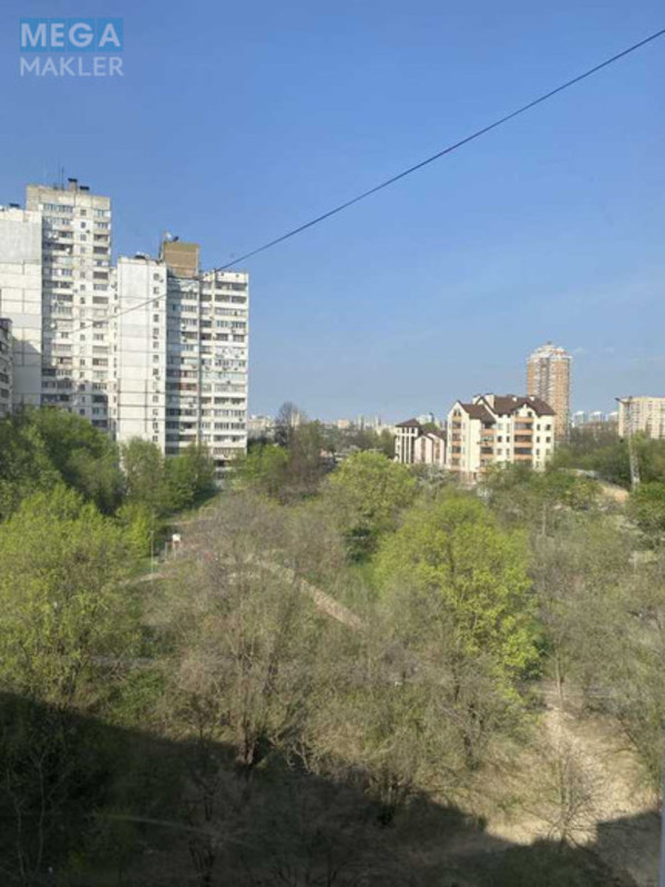 Продаж 3 кімнатної квартири (80/50/10), 9 пов. 10 пов. будинку, <a class="location-link" href="/kiev/" title="Недвижимость Київ">Київ</a>, <a class="location-link" href="/kiev/solomenskij/" title="Недвижимость Солом'янський район">Солом'янський р-н</a>, Татьяны Яблонской ул., 1 (изображение 9)