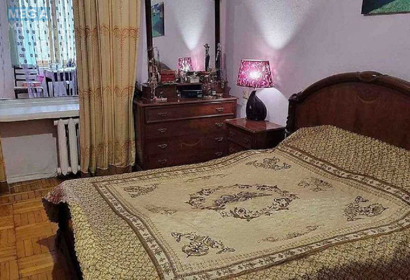 Продаж 3 кімнатної квартири (90/55/10), 3 пов. 8 пов. будинку, <a class="location-link" href="/kiev/" title="Недвижимость Київ">Київ</a>, <a class="location-link" href="/kiev/shevchenkovskij/" title="Недвижимость Шевченківський район">Шевченківський р-н</a>, Победы просп., 60 (изображение 6)