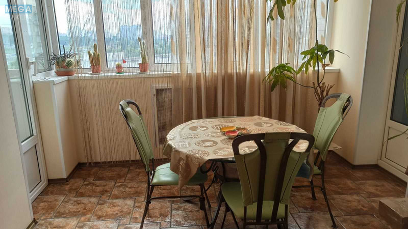 Оренда 3 кімнатної квартири, <a class="location-link" href="/kiev/" title="Недвижимость Київ">Київ</a>, <a class="location-link" href="/kiev/solomenskij/" title="Недвижимость Солом'янський район">Солом'янський р-н</a>, Боткіна вул., 4 (изображение 5)