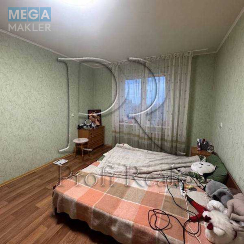 Продаж 3 кімнатної квартири (99/53/12), 13 пов. 25 пов. будинку, <a class="location-link" href="/kiev/" title="Недвижимость Київ">Київ</a>, <a class="location-link" href="/kiev/darnickij/" title="Недвижимость Дарницький район">Дарницький р-н</a>, Урлівська вулиця, 38 (изображение 4)