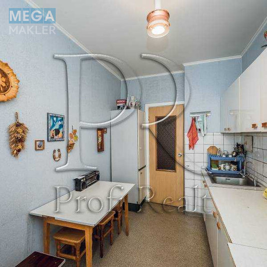 Продаж 3 кімнатної квартири (80/49/9), 10 пов. 12 пов. будинку, <a class="location-link" href="/kiev/" title="Недвижимость Київ">Київ</a>, <a class="location-link" href="/kiev/pecherskij/" title="Недвижимость Печерський район">Печерський р-н</a>, вулиця Михайла Омеляновича-Павленка, 11 (изображение 9)