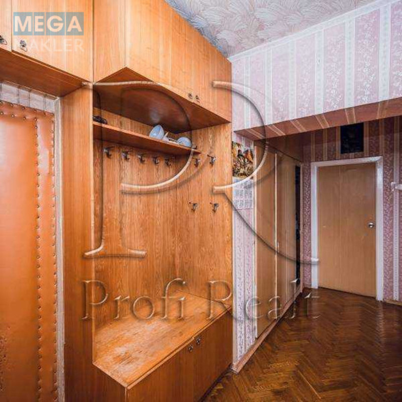 Продаж 3 кімнатної квартири (80/49/9), 10 пов. 12 пов. будинку, <a class="location-link" href="/kiev/" title="Недвижимость Київ">Київ</a>, <a class="location-link" href="/kiev/pecherskij/" title="Недвижимость Печерський район">Печерський р-н</a>, вулиця Михайла Омеляновича-Павленка, 11 (изображение 13)
