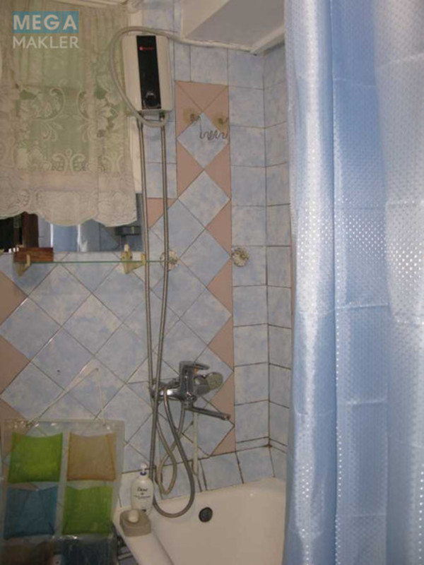 Оренда 2 кімнатної квартири, <a class="location-link" href="/kiev/" title="Недвижимость Київ">Київ</a>, <a class="location-link" href="/kiev/darnickij/" title="Недвижимость Дарницький район">Дарницький р-н</a>, Привокзальна вул. (изображение 11)
