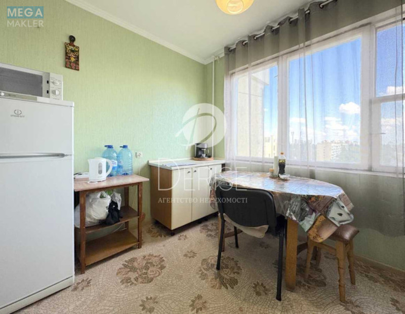 Продаж 2 кімнатної квартири (51/30/12), 12 пов. 16 пов. будинку, <a class="location-link" href="/kiev/" title="Недвижимость Київ">Київ</a>, <a class="location-link" href="/kiev/svyatoshinskij/" title="Недвижимость Святошинський район">Святошинський р-н</a>, Якуба Коласа вул., 23Б (изображение 9)