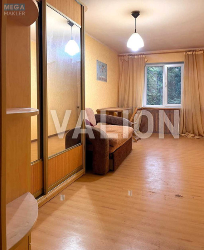 Продаж 3 кімнатної квартири (57,6/39/5,7), 5 пов. 5 пов. будинку, <a class="location-link" href="/kiev/" title="Недвижимость Київ">Київ</a>, <a class="location-link" href="/kiev/solomenskij/" title="Недвижимость Солом'янський район">Солом'янський р-н</a>, Курська вул., 18 (изображение 6)