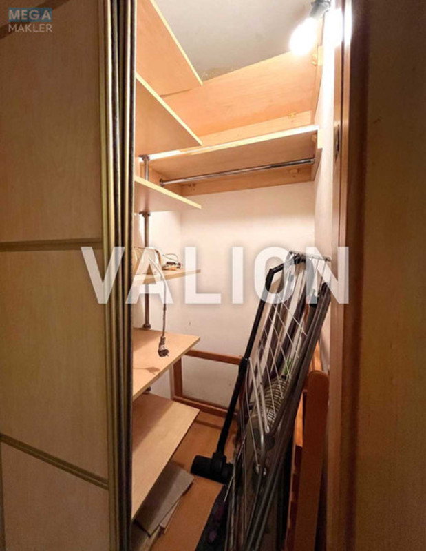 Продаж 3 кімнатної квартири (57,6/39/5,7), 5 пов. 5 пов. будинку, <a class="location-link" href="/kiev/" title="Недвижимость Київ">Київ</a>, <a class="location-link" href="/kiev/solomenskij/" title="Недвижимость Солом'янський район">Солом'янський р-н</a>, Курська вул., 18 (изображение 9)