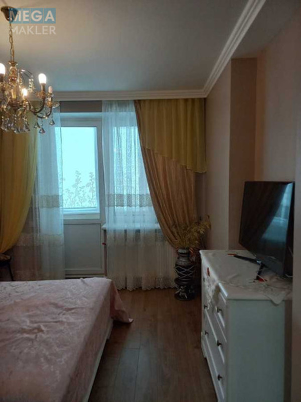 Оренда 2 кімнатної квартири, <a class="location-link" href="/kiev/" title="Недвижимость Київ">Київ</a>, <a class="location-link" href="/kiev/solomenskij/" title="Недвижимость Солом'янський район">Солом'янський р-н</a>, Ушинського вул., 14б (изображение 2)