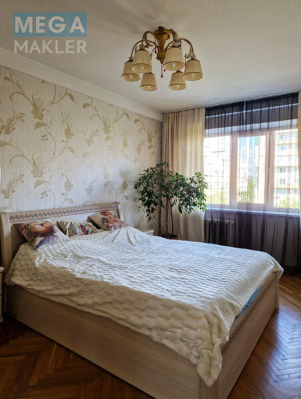 Оренда 3 кімнатної квартири, стандарт, <a class="location-link" href="/kiev/" title="Недвижимость Київ">Київ</a>, <a class="location-link" href="/kiev/desnyanskij/" title="Недвижимость Деснянський район">Деснянський р-н</a>, Ореста Левицького,23 ( <img src="https://megamakler.com.ua/metro/ff0000.gif" alt="" class="metro" /> м. Лесная, 10хв ) (изображение 4)