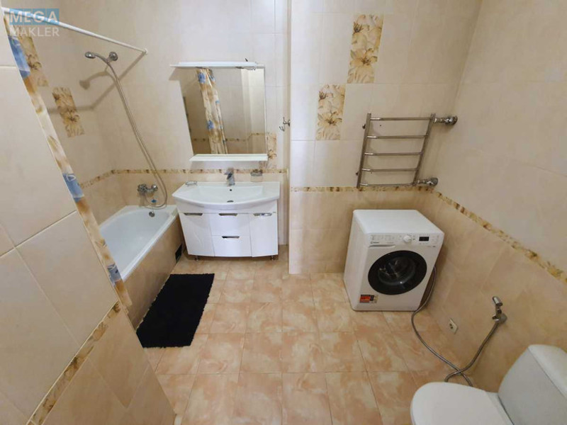 Оренда 3 кімнатної квартири, <a class="location-link" href="/kiev/" title="Недвижимость Київ">Київ</a>, <a class="location-link" href="/kiev/pecherskij/" title="Недвижимость Печерський район">Печерський р-н</a>, Євгена Коновальця вул., 32б (изображение 8)
