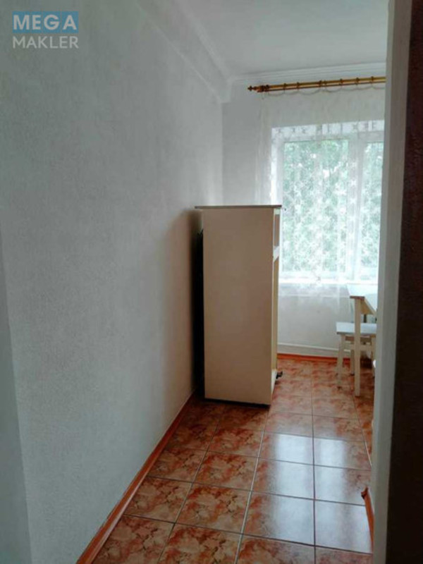 Оренда 2 кімнатної квартири, <a class="location-link" href="/kiev/" title="Недвижимость Київ">Київ</a>, <a class="location-link" href="/kiev/shevchenkovskij/" title="Недвижимость Шевченківський район">Шевченківський р-н</a>, Салютна вул., 25 (изображение 4)