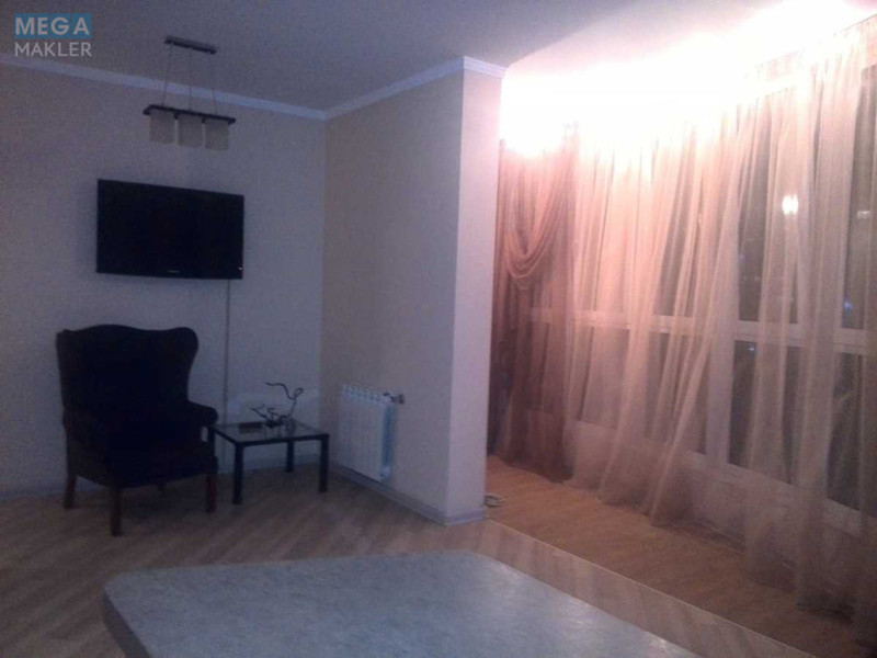 Оренда 2 кімнатної квартири, <a class="location-link" href="/kiev/" title="Недвижимость Київ">Київ</a>, <a class="location-link" href="/kiev/darnickij/" title="Недвижимость Дарницький район">Дарницький р-н</a>, Днепровская наб., 19А (изображение 21)