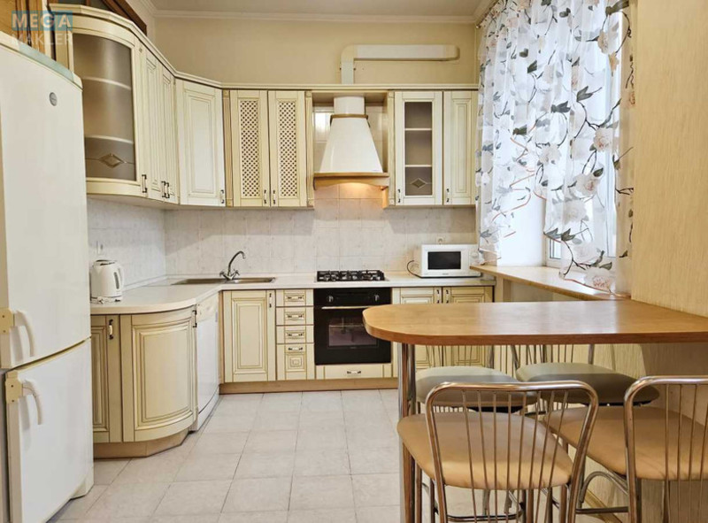 Оренда 2 кімнатної квартири, <a class="location-link" href="/kiev/" title="Недвижимость Київ">Київ</a>, <a class="location-link" href="/kiev/goloseevskij/" title="Недвижимость Голосіївський район">Голосіївський р-н</a>, Велика Васильківська вул., 132 (изображение 7)