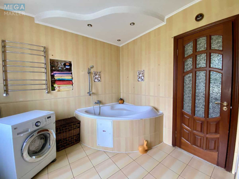 Продаж дома, 3&nbsp;поверху, 322&nbsp;кв.м, 6&nbsp;кімнат, ділянка 6,11&nbsp;соток, <a class="location-link" href="/borispol/" title="Недвижимость Бориспіль">Бориспіль</a>, Братуся (изображение 17)