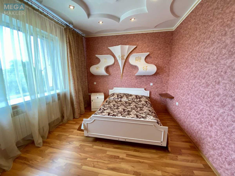 Продаж дома, 3&nbsp;поверху, 322&nbsp;кв.м, 6&nbsp;кімнат, ділянка 6,11&nbsp;соток, <a class="location-link" href="/borispol/" title="Недвижимость Бориспіль">Бориспіль</a>, Братуся (изображение 22)