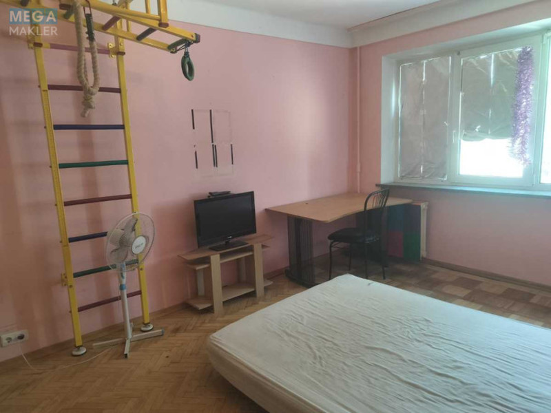 Оренда 2 кімнатної квартири, <a class="location-link" href="/kiev/" title="Недвижимость Київ">Київ</a>, <a class="location-link" href="/kiev/solomenskij/" title="Недвижимость Солом'янський район">Солом'янський р-н</a>, Михаила Донца ул., 27 (изображение 2)