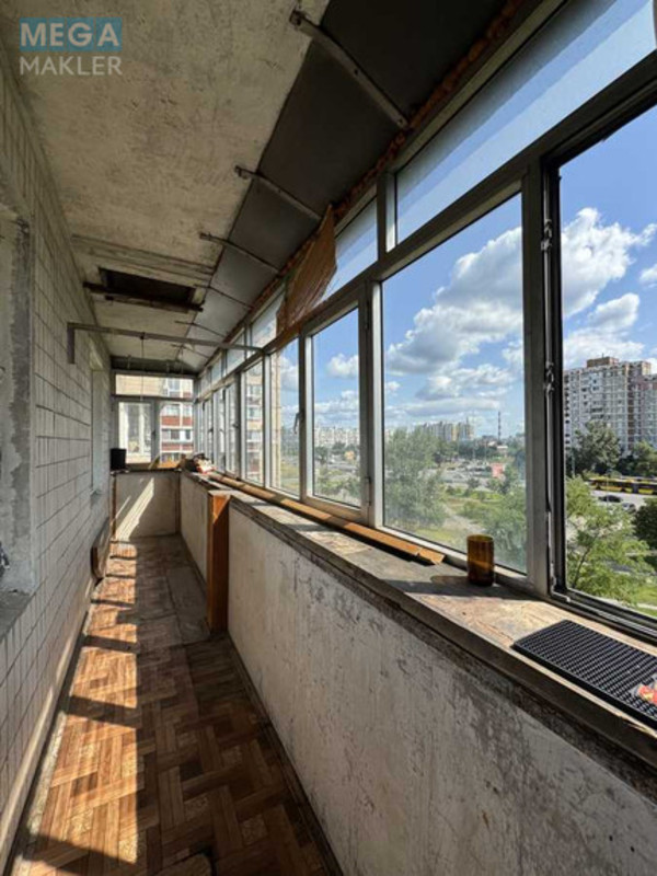 Продаж 2 кімнатної квартири (51,2/30/7), 5 пов. 9 пов. будинку, <a class="location-link" href="/kiev/" title="Недвижимость Київ">Київ</a>, <a class="location-link" href="/kiev/desnyanskij/" title="Недвижимость Деснянський район">Деснянський р-н</a>, Володимира Маяковського просп., 81 (изображение 4)