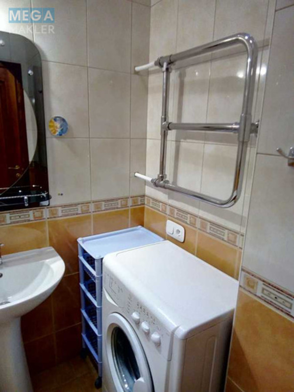 Оренда 2 кімнатної квартири, <a class="location-link" href="/kiev/" title="Недвижимость Київ">Київ</a>, <a class="location-link" href="/kiev/shevchenkovskij/" title="Недвижимость Шевченківський район">Шевченківський р-н</a>, Владимирская ул., 19а (изображение 13)