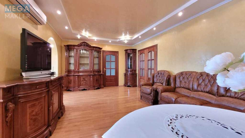 Продаж 3 кімнатної квартири (111/68/12), 4 пов. 12 пов. будинку, <a class="location-link" href="/kiev/" title="Недвижимость Київ">Київ</a>, <a class="location-link" href="/kiev/solomenskij/" title="Недвижимость Солом'янський район">Солом'янський р-н</a>, Леваневского ул., 7 (изображение 9)