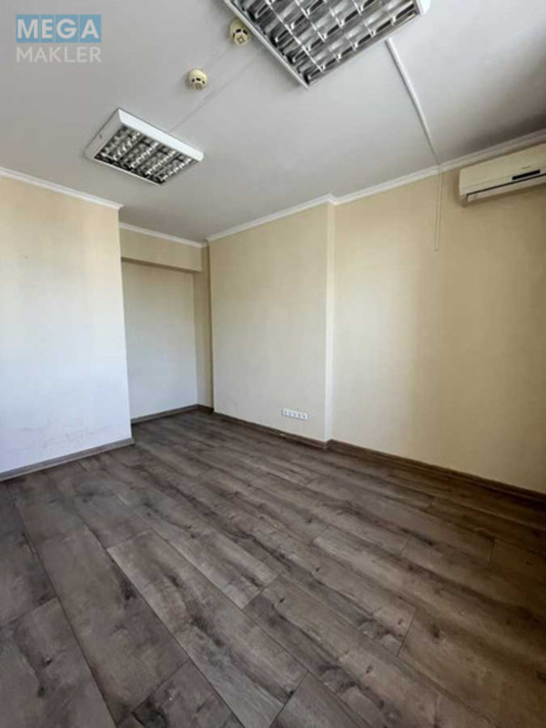 Продаж комерційної нерухомості, 87&nbsp;кв.м, под офис, <a class="location-link" href="/kiev/" title="Недвижимость Київ">Київ</a>, <a class="location-link" href="/kiev/darnickij/" title="Недвижимость Дарницький район">Дарницький р-н</a>, Николая Бажана просп., 10 (изображение 6)