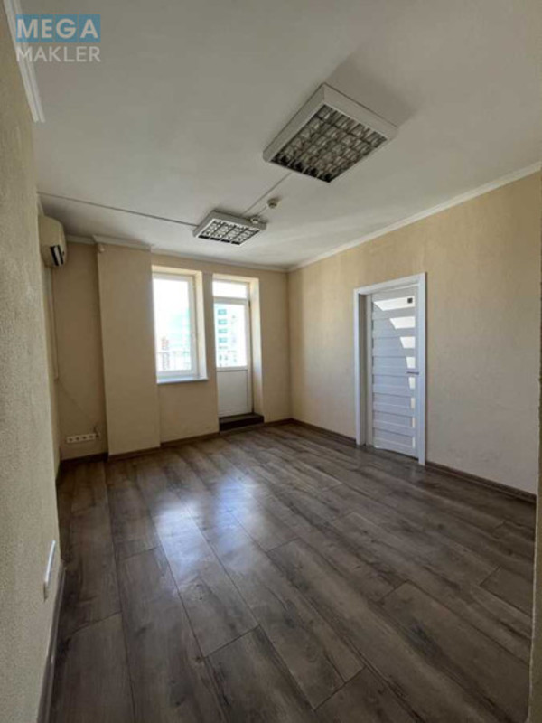 Продаж комерційної нерухомості, 87&nbsp;кв.м, под офис, <a class="location-link" href="/kiev/" title="Недвижимость Київ">Київ</a>, <a class="location-link" href="/kiev/darnickij/" title="Недвижимость Дарницький район">Дарницький р-н</a>, Николая Бажана просп., 10 (изображение 8)