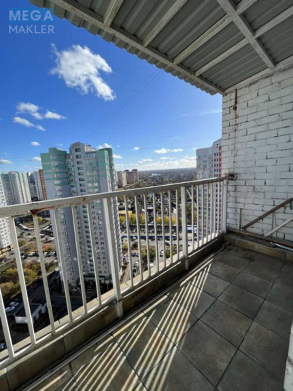 Продаж комерційної нерухомості, 87&nbsp;кв.м, под офис, <a class="location-link" href="/kiev/" title="Недвижимость Київ">Київ</a>, <a class="location-link" href="/kiev/darnickij/" title="Недвижимость Дарницький район">Дарницький р-н</a>, Николая Бажана просп., 10 (изображение 13)