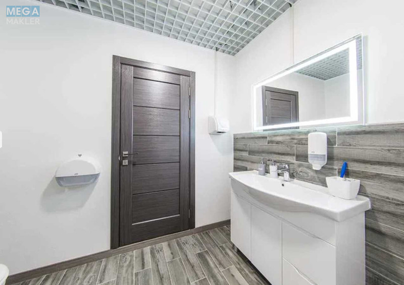 Оренда комерційної нерухомості, 442&nbsp;кв.м, под офис, <a class="location-link" href="/kiev/" title="Недвижимость Київ">Київ</a>, <a class="location-link" href="/kiev/pecherskij/" title="Недвижимость Печерський район">Печерський р-н</a>, Панаса Мирного вул., 17 (изображение 10)
