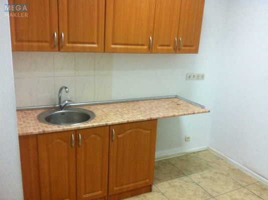 Оренда комерційної нерухомості, 228&nbsp;кв.м, под офис, <a class="location-link" href="/kiev/" title="Недвижимость Київ">Київ</a>, <a class="location-link" href="/kiev/dneprovskij/" title="Недвижимость Дніпровський район">Дніпровський р-н</a>, Дарницкий бульв. (изображение 6)