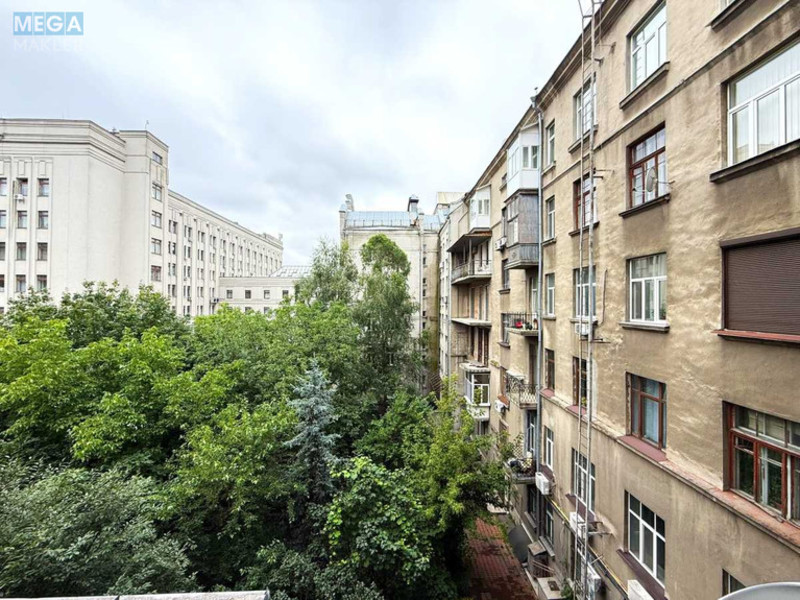 Продаж 3 кімнатної квартири (89,1/57,7/8,1), 4 пов. 6 пов. будинку, <a class="location-link" href="/kiev/" title="Недвижимость Київ">Київ</a>, <a class="location-link" href="/kiev/pecherskij/" title="Недвижимость Печерський район">Печерський р-н</a>, Банкова вул., 3 (изображение 3)