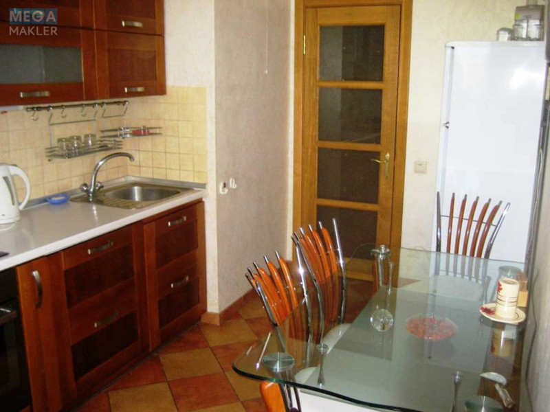 Оренда 2 кімнатної квартири, <a class="location-link" href="/kiev/" title="Недвижимость Київ">Київ</a>, <a class="location-link" href="/kiev/dneprovskij/" title="Недвижимость Дніпровський район">Дніпровський р-н</a>, Днепровская наб., 3 (изображение 2)