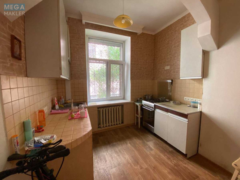 Продаж 2 кімнатної квартири (63,5/39,7/10,6), 1 пов. 5 пов. будинку, <a class="location-link" href="/kiev/" title="Недвижимость Київ">Київ</a>, <a class="location-link" href="/kiev/pecherskij/" title="Недвижимость Печерский район">Печерский р-н</a>, Шелковичная ул., 21 (изображение 5)
