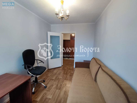 Продаж 3 кімнатної квартири (70,6/41/12), 10 пов. 10 пов. будинку, <a class="location-link" href="/kiev/" title="Недвижимость Київ">Київ</a>, <a class="location-link" href="/kiev/svyatoshinskij/" title="Недвижимость Святошинський район">Святошинський р-н</a>, Василя Стуса вул., 28 (изображение 2)