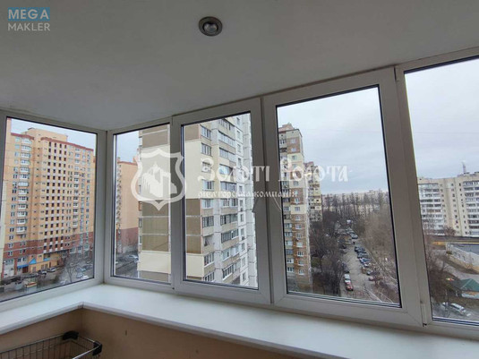Продаж 3 кімнатної квартири (70,6/41/12), 10 пов. 10 пов. будинку, <a class="location-link" href="/kiev/" title="Недвижимость Київ">Київ</a>, <a class="location-link" href="/kiev/svyatoshinskij/" title="Недвижимость Святошинський район">Святошинський р-н</a>, Василя Стуса вул., 28 (изображение 7)