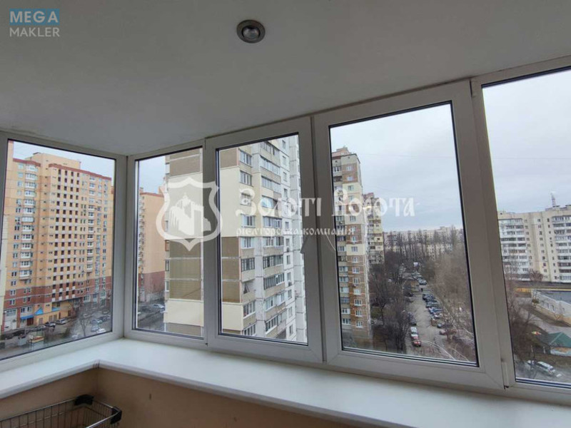 Продаж 3 кімнатної квартири (70,6/41/12), 10 пов. 10 пов. будинку, <a class="location-link" href="/kiev/" title="Недвижимость Київ">Київ</a>, <a class="location-link" href="/kiev/svyatoshinskij/" title="Недвижимость Святошинський район">Святошинський р-н</a>, Василя Стуса вул., 28 (изображение 7)