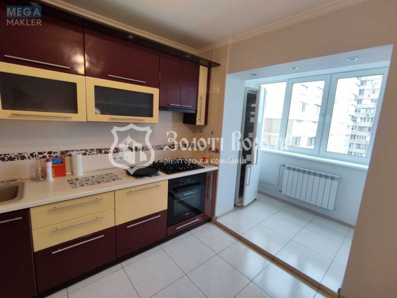 Продаж 3 кімнатної квартири (70,6/41/12), 10 пов. 10 пов. будинку, <a class="location-link" href="/kiev/" title="Недвижимость Київ">Київ</a>, <a class="location-link" href="/kiev/svyatoshinskij/" title="Недвижимость Святошинський район">Святошинський р-н</a>, Василя Стуса вул., 28 (изображение 8)