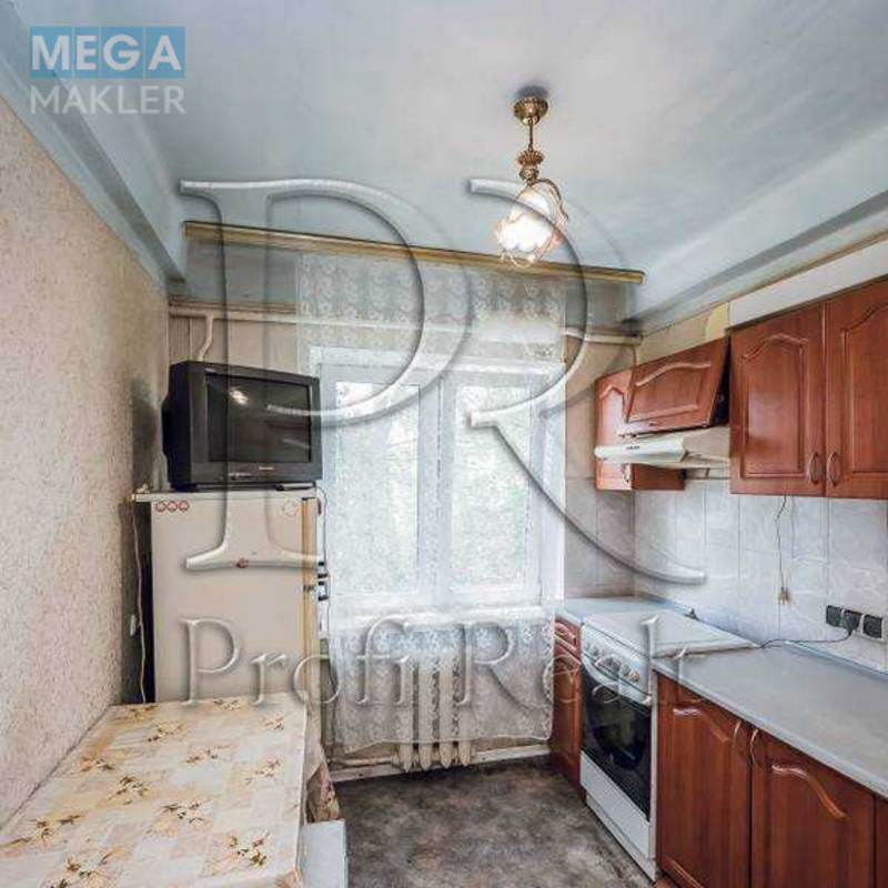 Продаж 2 кімнатної квартири (39/18/7), 5 пов. 5 пов. будинку, <a class="location-link" href="/kiev/" title="Недвижимость Київ">Київ</a>, <a class="location-link" href="/kiev/solomenskij/" title="Недвижимость Солом'янський район">Солом'янський р-н</a>, Академика Шалимова, 11А (изображение 2)