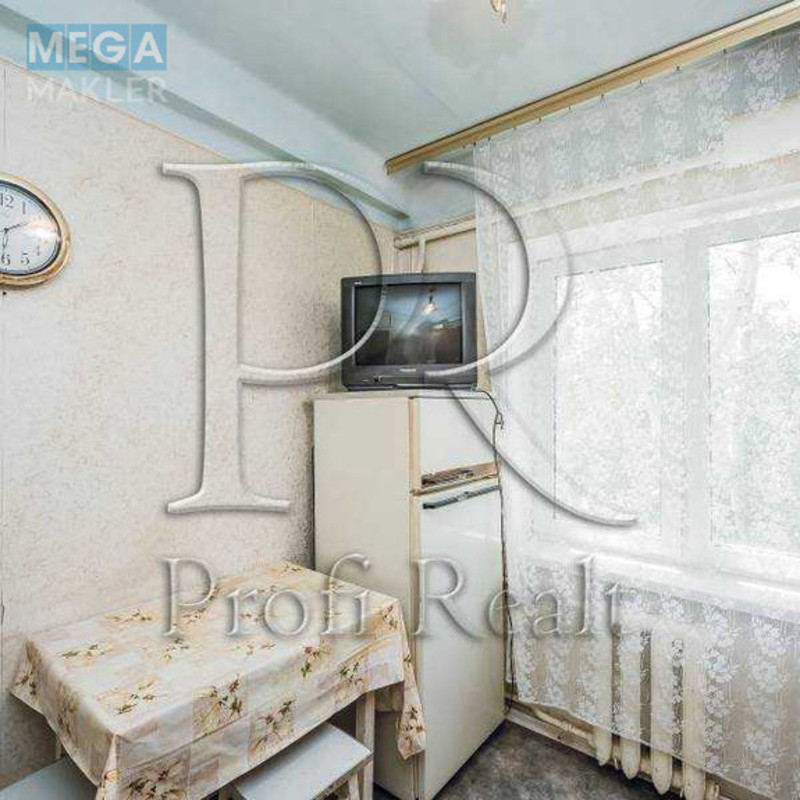 Продаж 2 кімнатної квартири (39/18/7), 5 пов. 5 пов. будинку, <a class="location-link" href="/kiev/" title="Недвижимость Київ">Київ</a>, <a class="location-link" href="/kiev/solomenskij/" title="Недвижимость Солом'янський район">Солом'янський р-н</a>, Академика Шалимова, 11А (изображение 3)