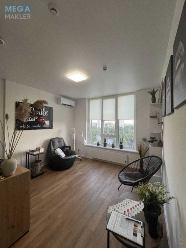 Продаж комерційної нерухомості, 20&nbsp;кв.м, <a class="location-link" href="/kiev/" title="Недвижимость Київ">Київ</a>, <a class="location-link" href="/kiev/svyatoshinskij/" title="Недвижимость Святошинський район">Святошинський р-н</a>, Василя Стуса вул., 35б (изображение 2)