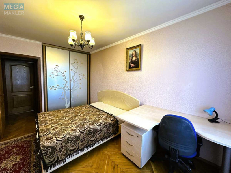 Продаж 3 кімнатної квартири (66/40/7,5), 10 пов. 12 пов. будинку, <a class="location-link" href="/kiev/" title="Недвижимость Київ">Київ</a>, <a class="location-link" href="/kiev/svyatoshinskij/" title="Недвижимость Святошинский район">Святошинский р-н</a>, Дарницький бульв., 7 (изображение 8)