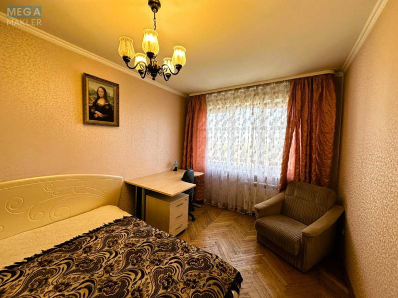 Продаж 3 кімнатної квартири (66/40/7,5), 10 пов. 12 пов. будинку, <a class="location-link" href="/kiev/" title="Недвижимость Київ">Київ</a>, <a class="location-link" href="/kiev/svyatoshinskij/" title="Недвижимость Святошинский район">Святошинский р-н</a>, Дарницький бульв., 7 (изображение 9)