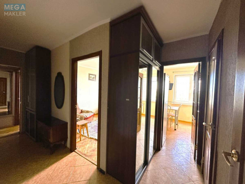 Продаж 3 кімнатної квартири (66/40/7,5), 10 пов. 12 пов. будинку, <a class="location-link" href="/kiev/" title="Недвижимость Київ">Київ</a>, <a class="location-link" href="/kiev/svyatoshinskij/" title="Недвижимость Святошинский район">Святошинский р-н</a>, Дарницький бульв., 7 (изображение 18)
