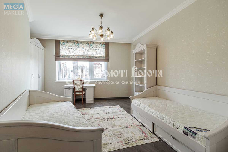 Продаж 3 кімнатної квартири (130/60/20), 13 пов. 25 пов. будинку, <a class="location-link" href="/kiev/" title="Недвижимость Київ">Київ</a>, <a class="location-link" href="/kiev/pecherskij/" title="Недвижимость Печерський район">Печерський р-н</a>, Євгена Коновальця вул., 44а (изображение 4)