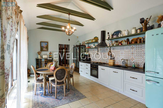 Продаж дома, 2&nbsp;поверху, 274&nbsp;кв.м, 7&nbsp;кімнат, ділянка 12&nbsp;соток, <a class="location-link" href="/gorenichi/" title="Недвижимость Гореничі">Гореничі</a>, <a class="location-link" href="/gorenichi/svyatoshinskij/" title="Недвижимость Святошинский район">Святошинский р-н</a>, Снайпера (изображение 6)