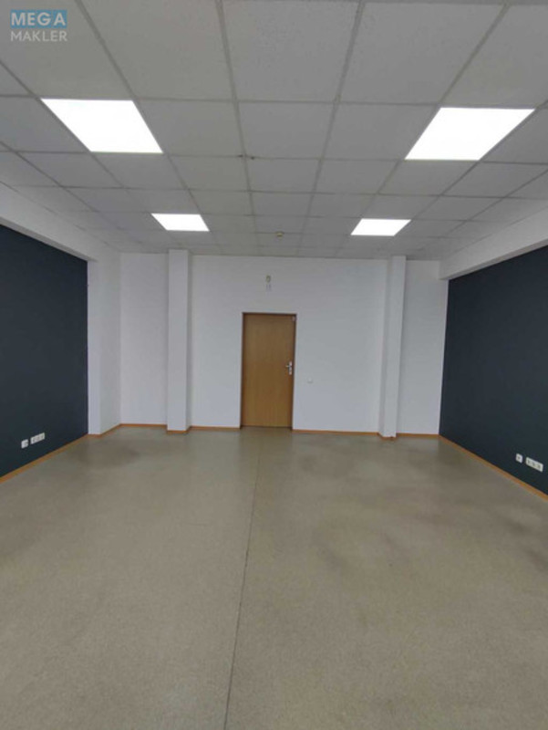 Оренда комерційної нерухомості, 33&nbsp;кв.м, под офис, <a class="location-link" href="/kiev/" title="Недвижимость Київ">Київ</a>, <a class="location-link" href="/kiev/solomenskij/" title="Недвижимость Соломенский район">Соломенский р-н</a>, Евгения Сверстюка ул., 11 (изображение 4)