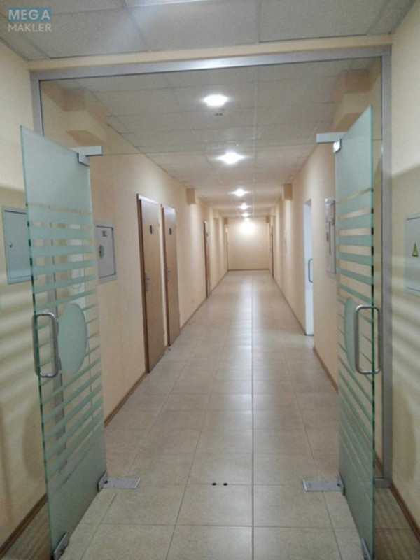 Оренда комерційної нерухомості, 33&nbsp;кв.м, под офис, <a class="location-link" href="/kiev/" title="Недвижимость Київ">Київ</a>, <a class="location-link" href="/kiev/solomenskij/" title="Недвижимость Соломенский район">Соломенский р-н</a>, Евгения Сверстюка ул., 11 (изображение 5)