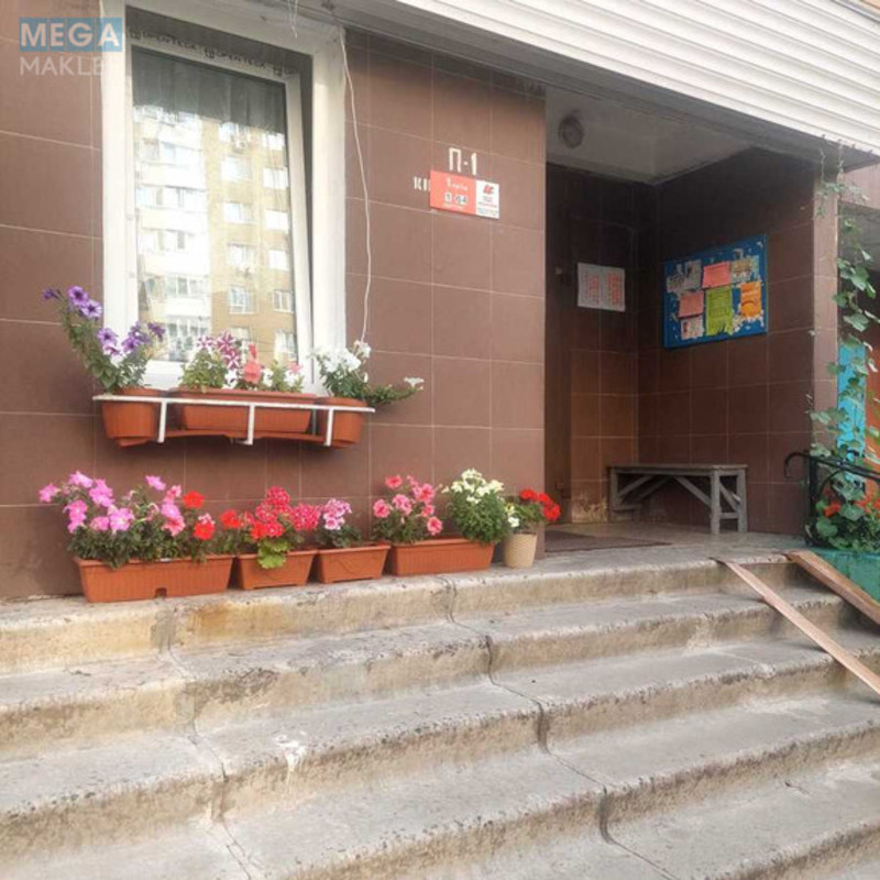 Продаж 3 кімнатної квартири (87/47/20), 3 пов. 16 пов. будинку, <a class="location-link" href="/kiev/" title="Недвижимость Київ">Київ</a>, <a class="location-link" href="/kiev/darnickij/" title="Недвижимость Дарницький район">Дарницький р-н</a>, Урловская ул., 9 (изображение 13)